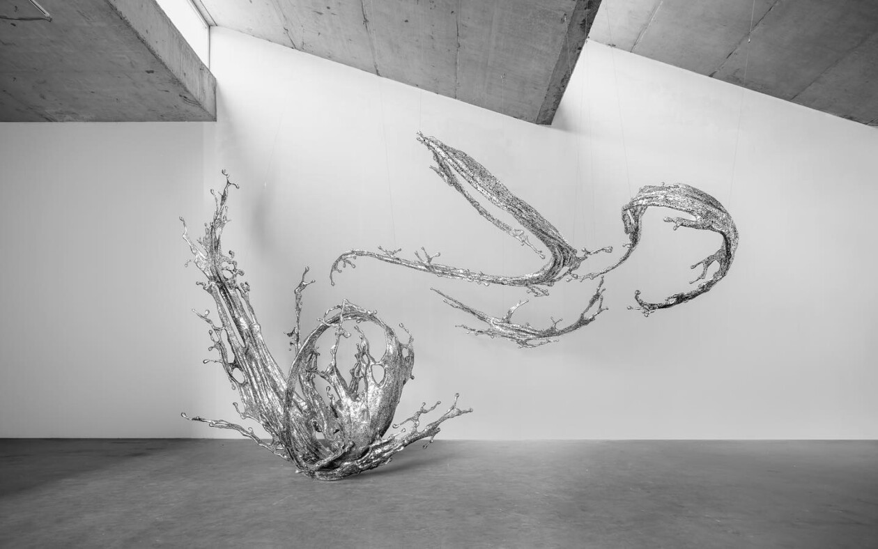 Splashing Water, Stunning Fluid Shaped Metal Sculptures By Zheng Lu (11)