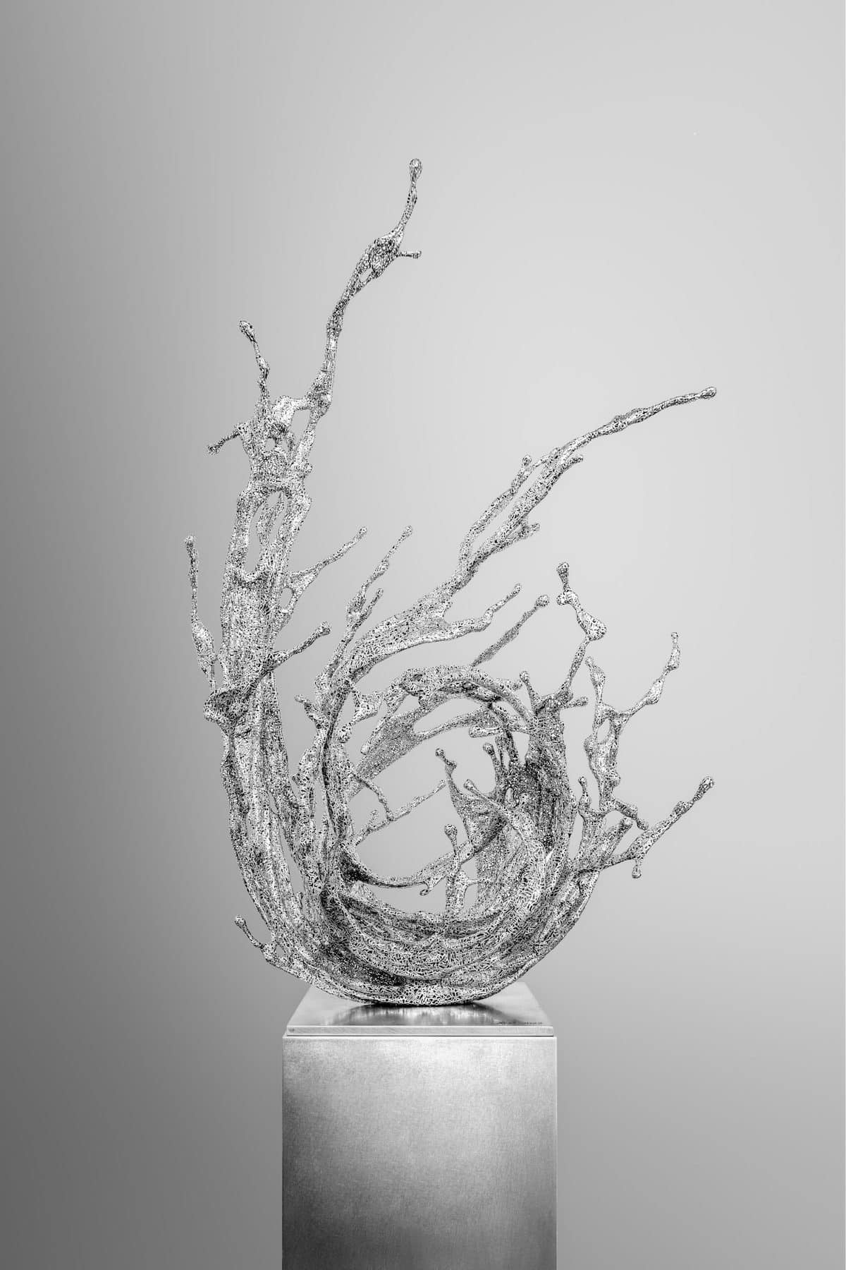 Splashing Water, Stunning Fluid Shaped Metal Sculptures By Zheng Lu (2)