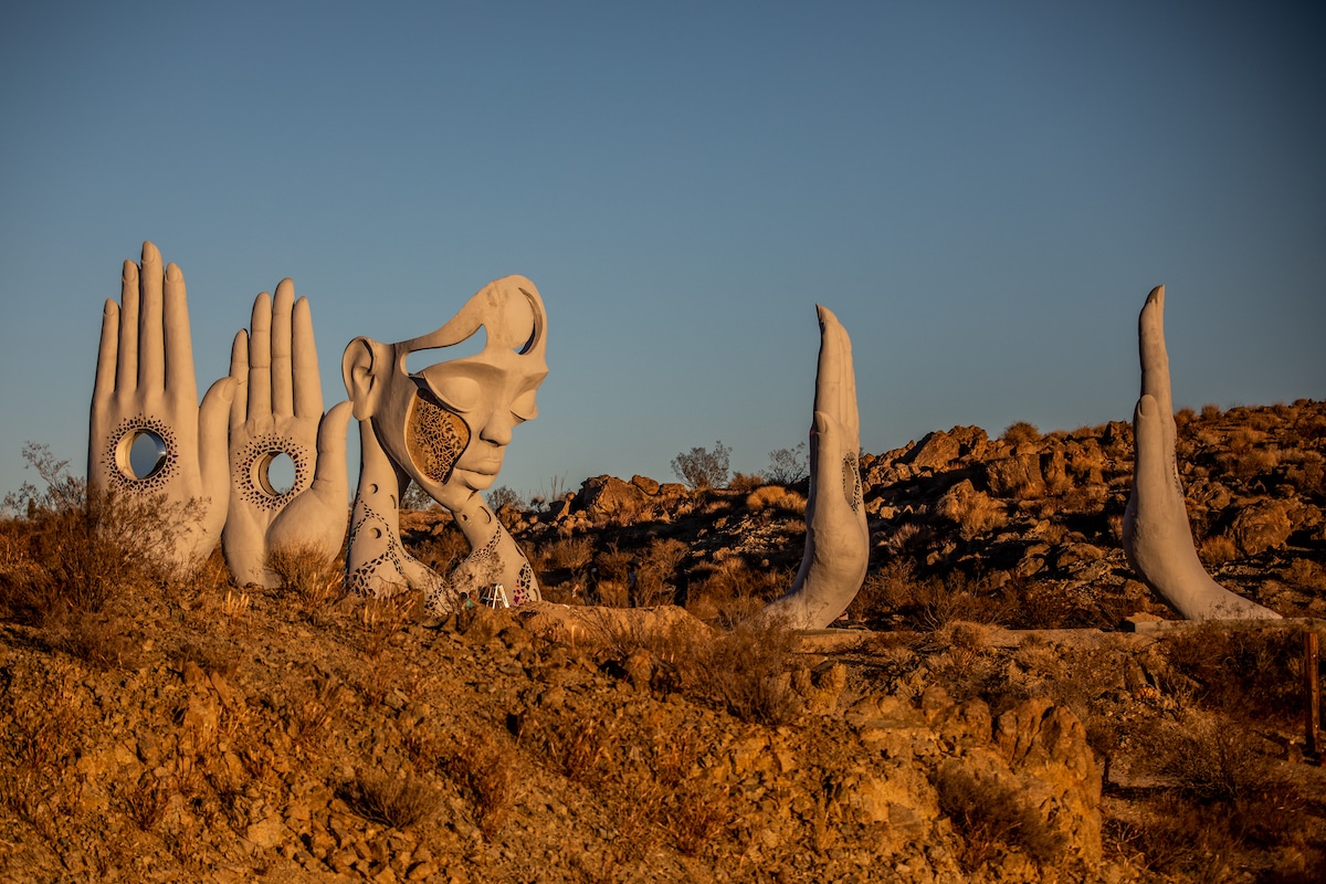 Transmission, A Surreal Sculpture In The Mojave Desert By Daniel Popper (1)