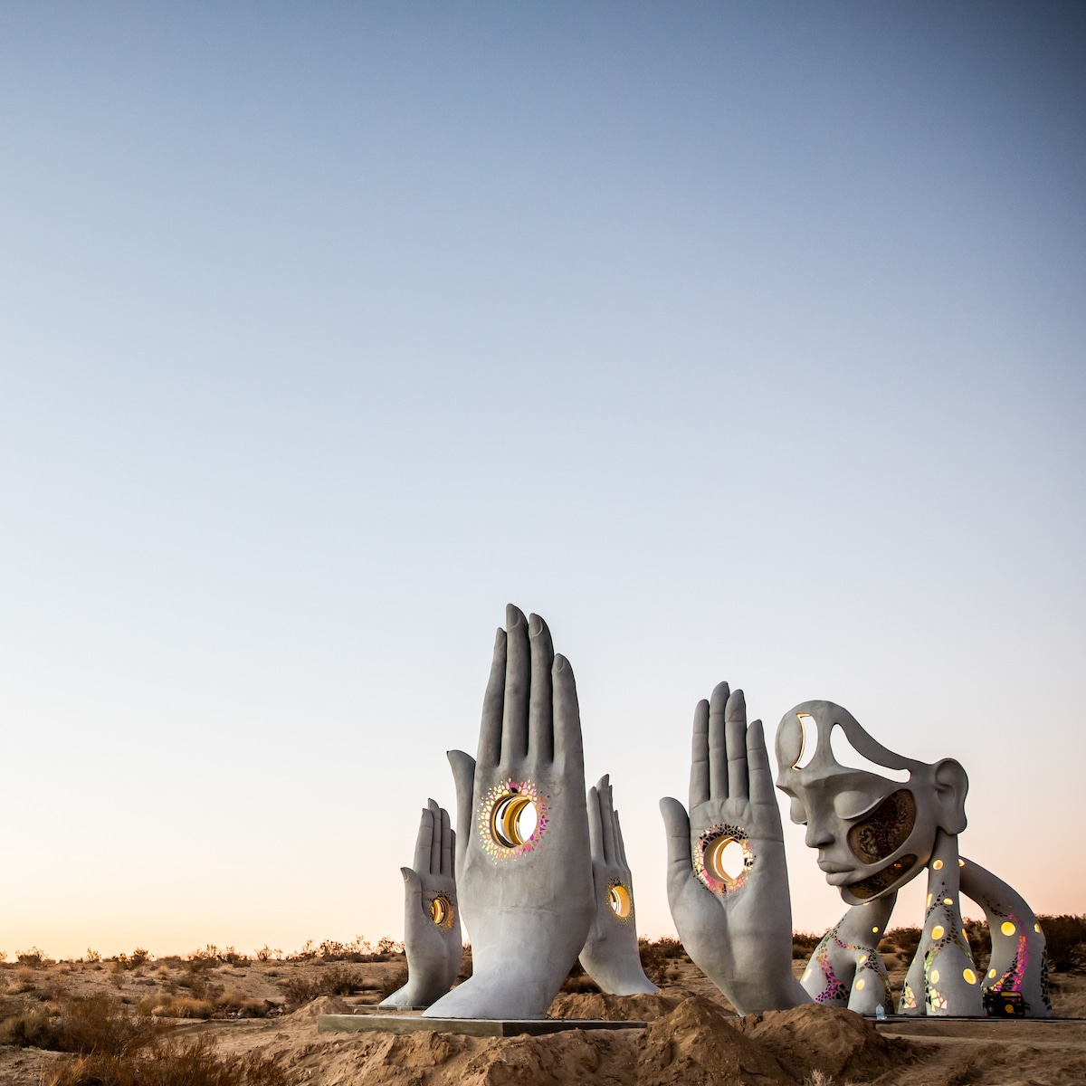 Transmission, A Surreal Sculpture In The Mojave Desert By Daniel Popper (2)