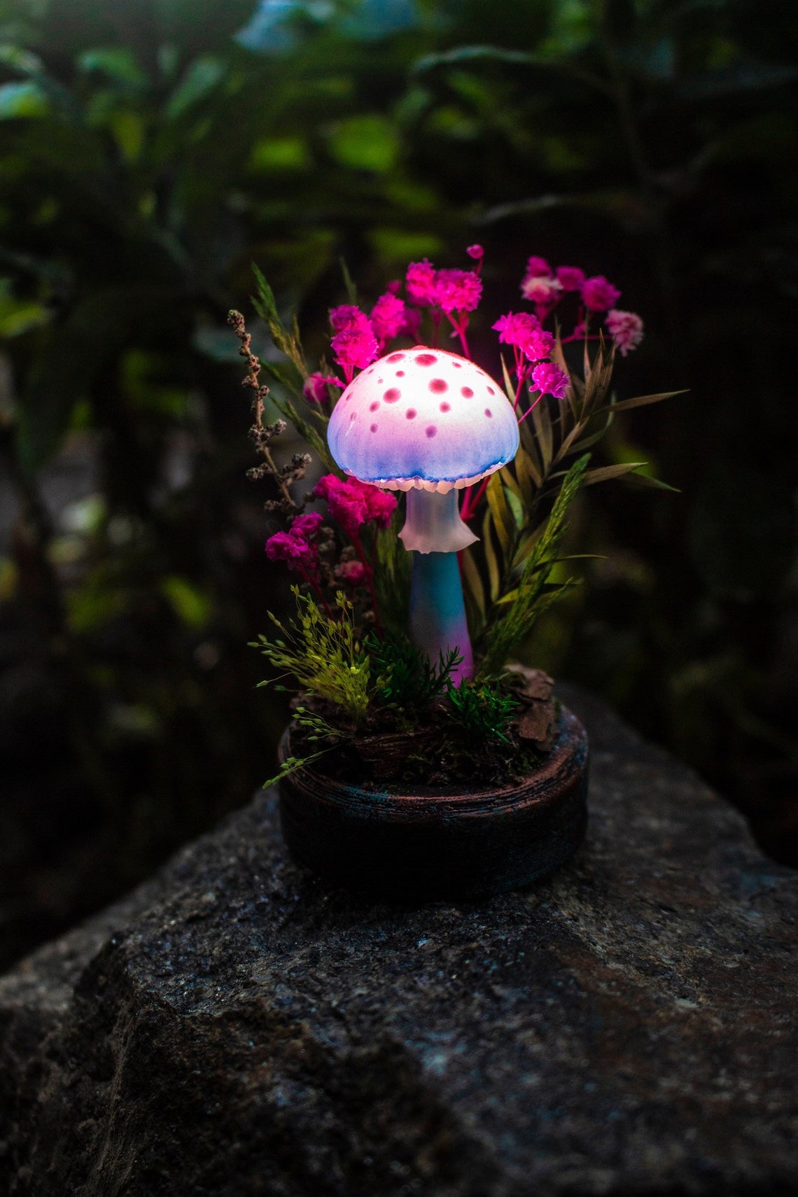 Wonderful Mushroom Lamps With Vivid Colors By Katya Sneg (11)