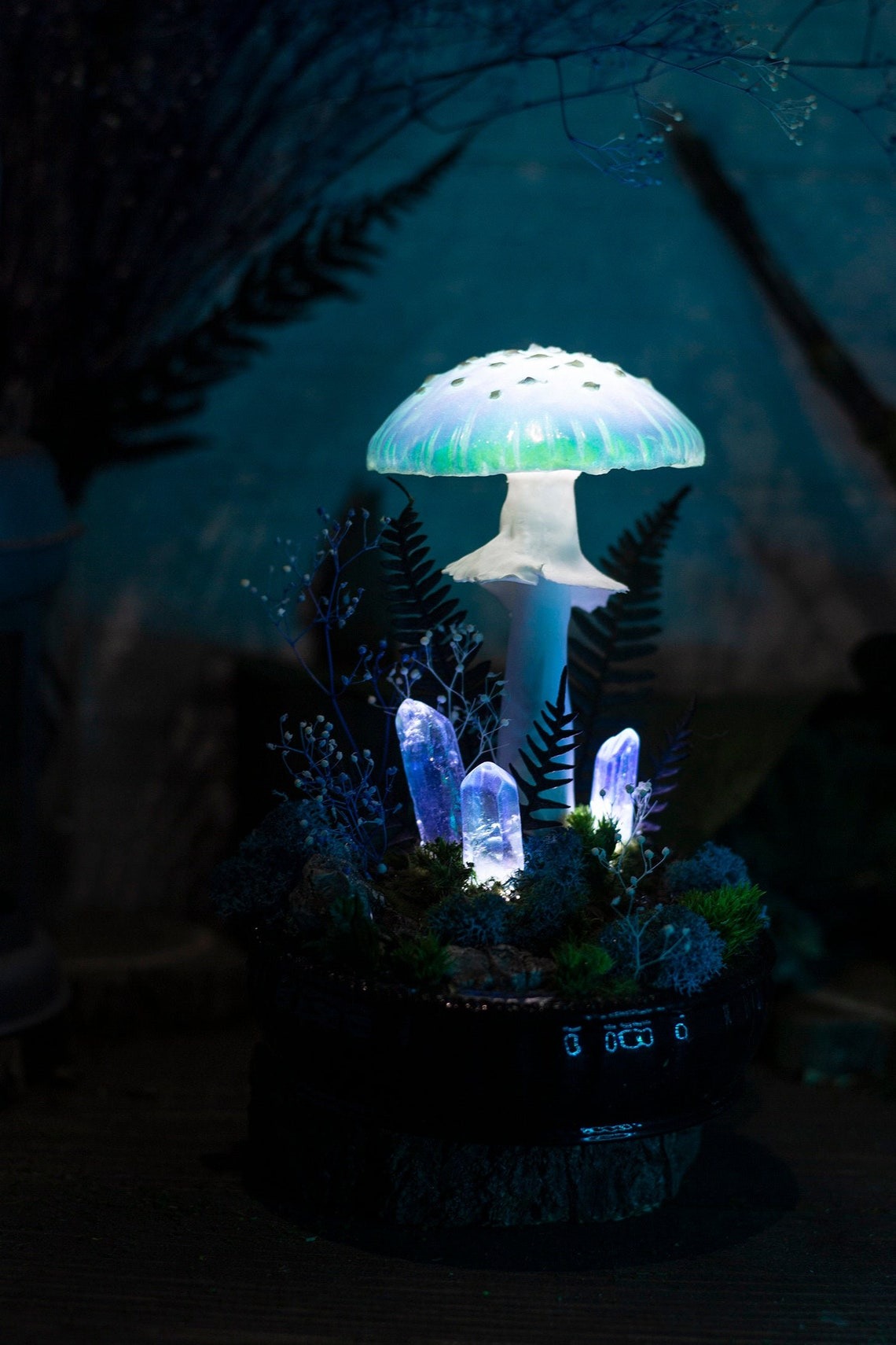 Wonderful Mushroom Lamps With Vivid Colors By Katya Sneg (4)