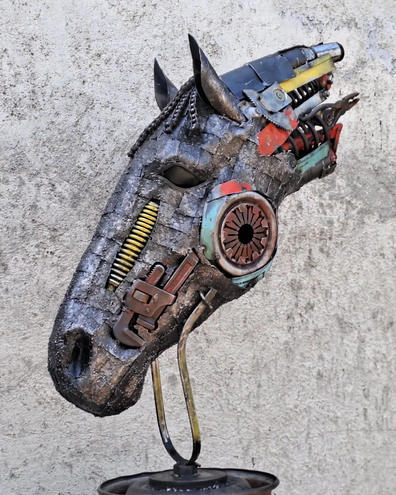 Amazing Figurative Scrap Metal Sculptures By Hasan Keshavarz (15)