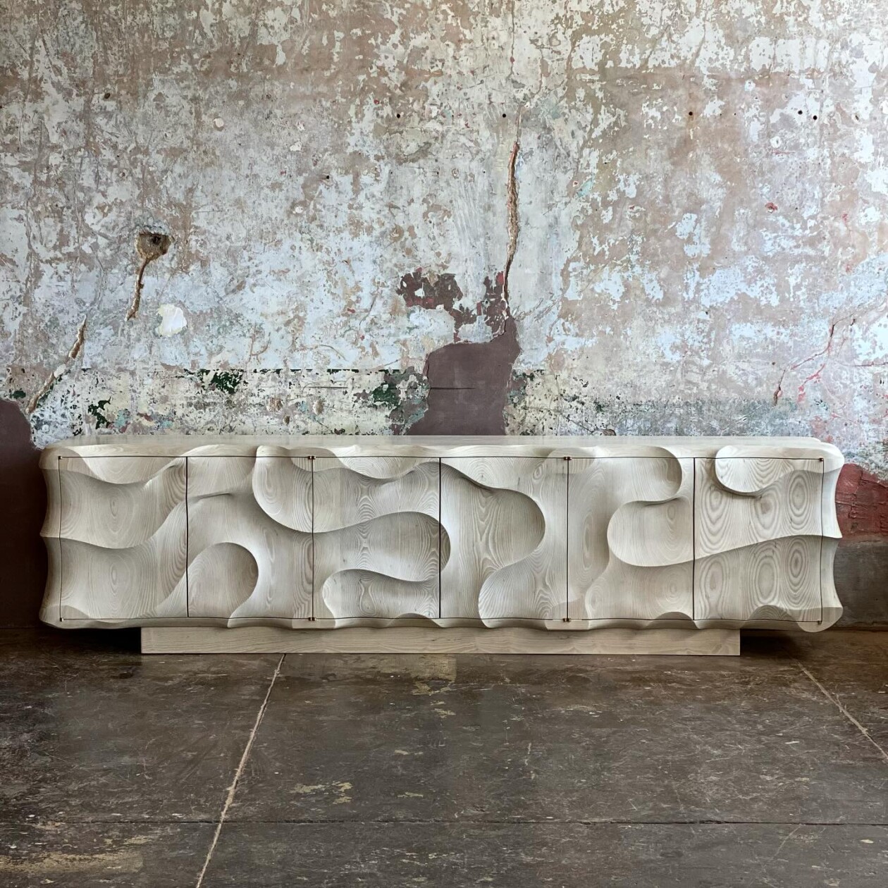 Intricately Engraved And Textured Organic Shaped Furniture By Caleb Woodard (16)