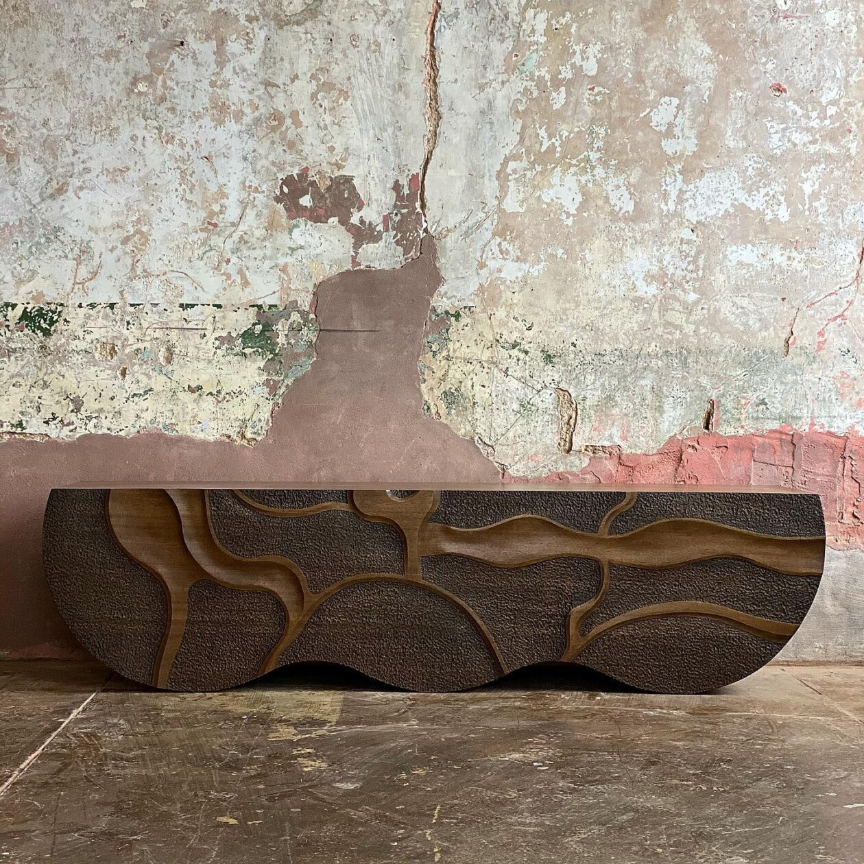 Intricately Engraved And Textured Organic Shaped Furniture By Caleb Woodard (7)