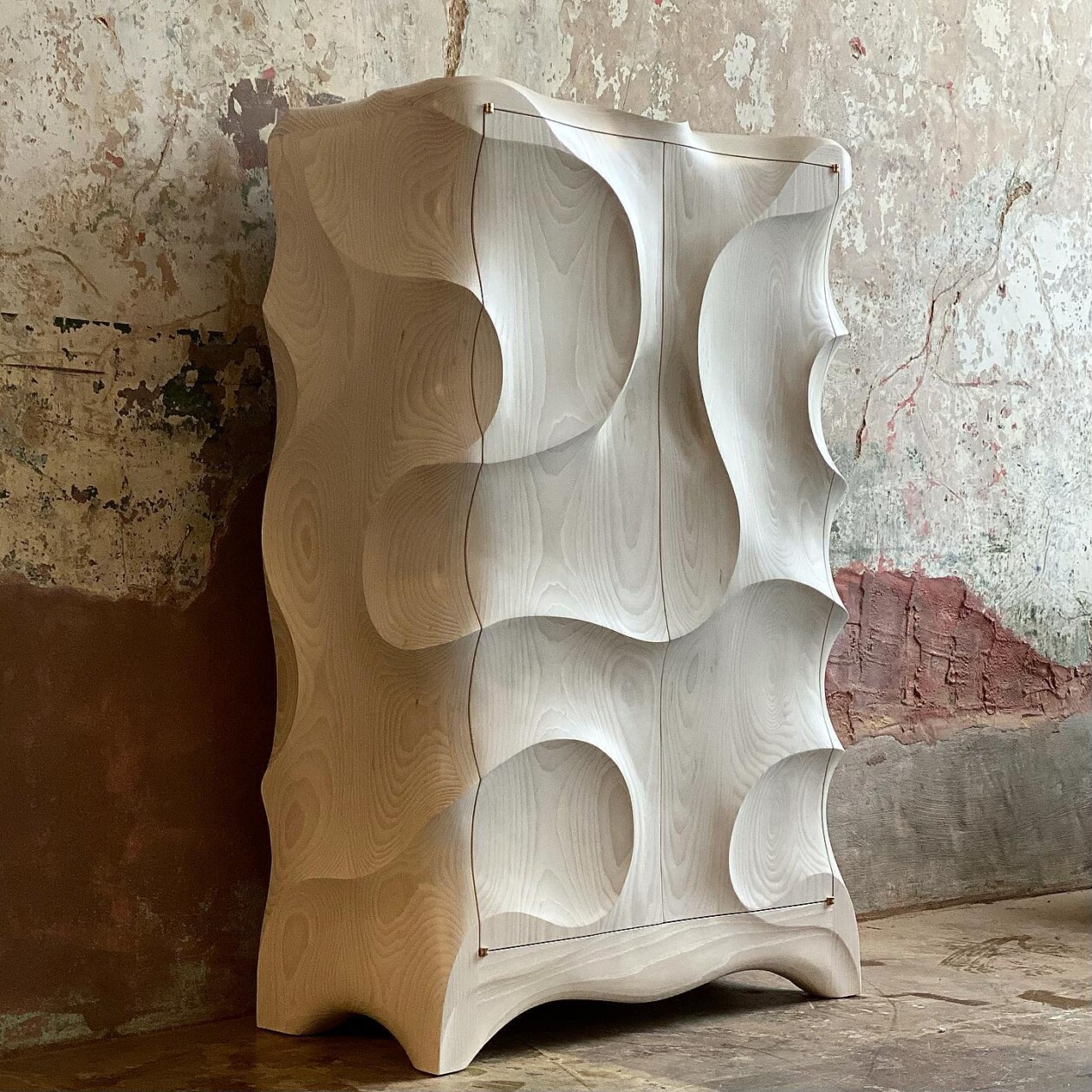 Intricately Engraved And Textured Organic Shaped Furniture By Caleb Woodard (8)