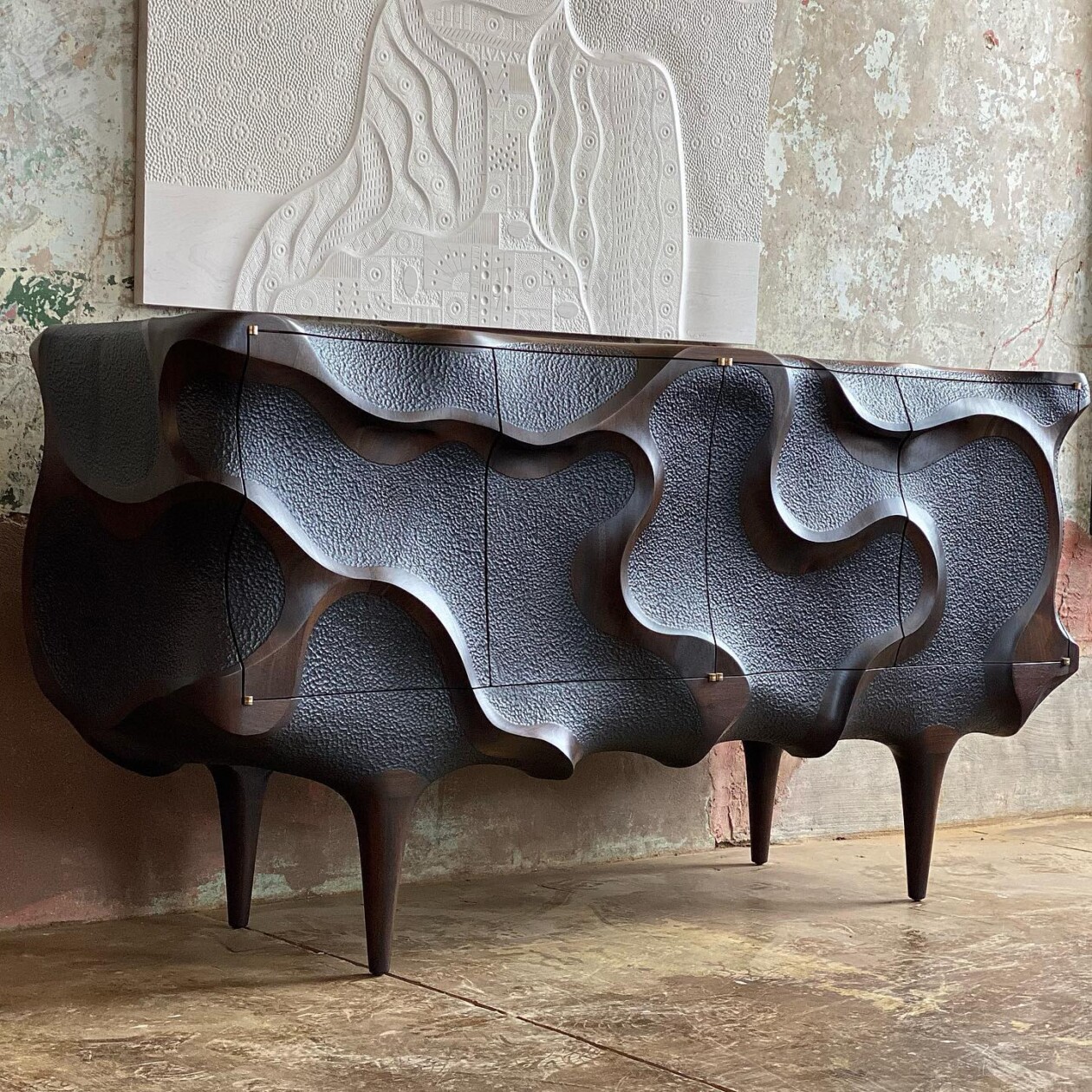 Intricately Engraved And Textured Organic Shaped Furniture By Caleb Woodard (9)