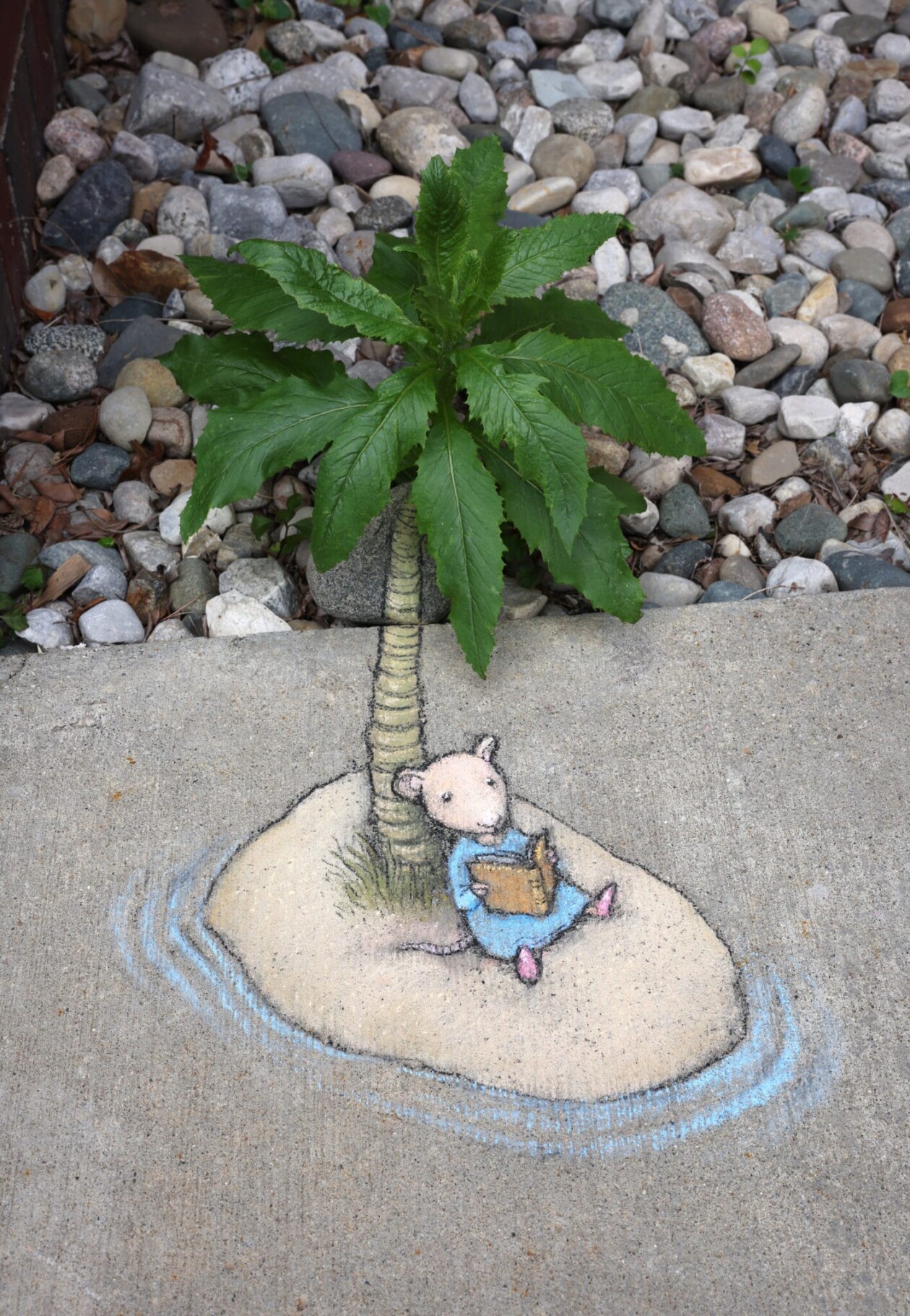 Playful Characters Drawn On Everyday Streets By David Zinn (8)