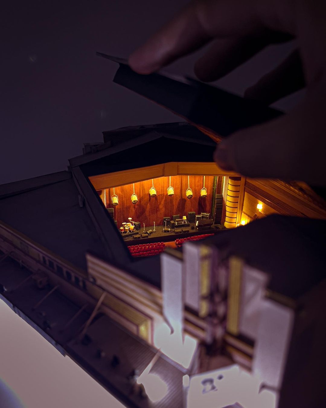 Whimsical Everyday Life And Historical Buildings In Miniature By Mylyn Nguyen (12)
