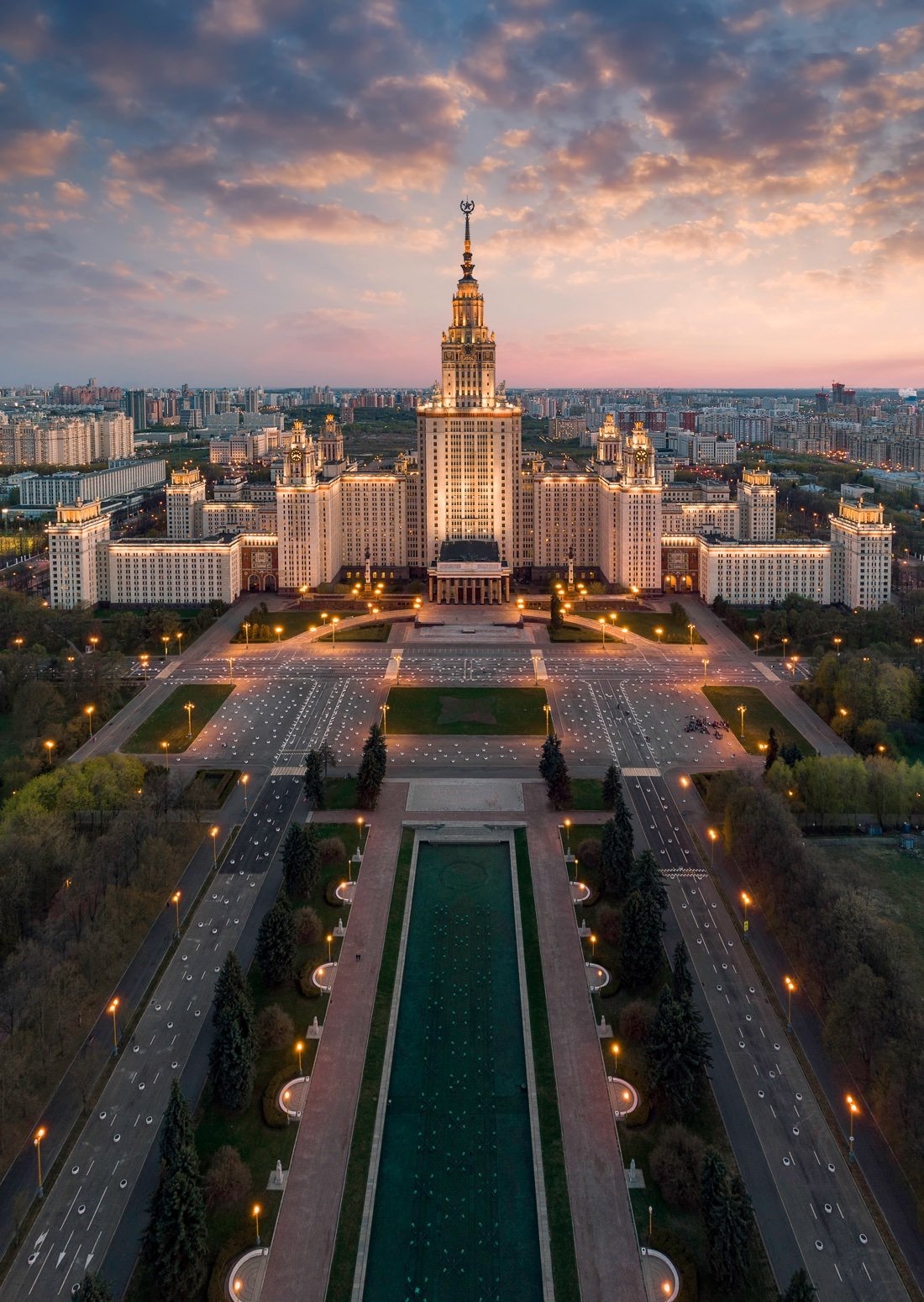 Welcome To Moscow, A Journey Through Russian Modern Architecture By Vadim Sherbakov (1)