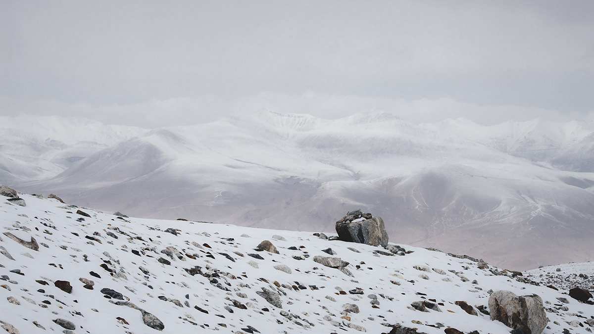 Bleak Mountains, A Mesmerizing Solitude Landscape Photography Series By Li Ye (2)