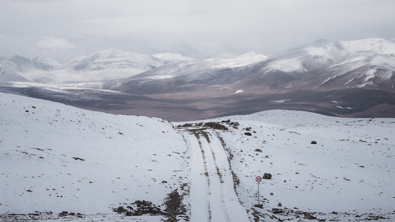 Bleak Mountains, A Mesmerizing Solitude Landscape Photography Series By Li Ye (3)