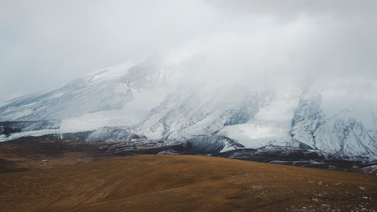 Bleak Mountains, A Mesmerizing Solitude Landscape Photography Series By Li Ye (4)