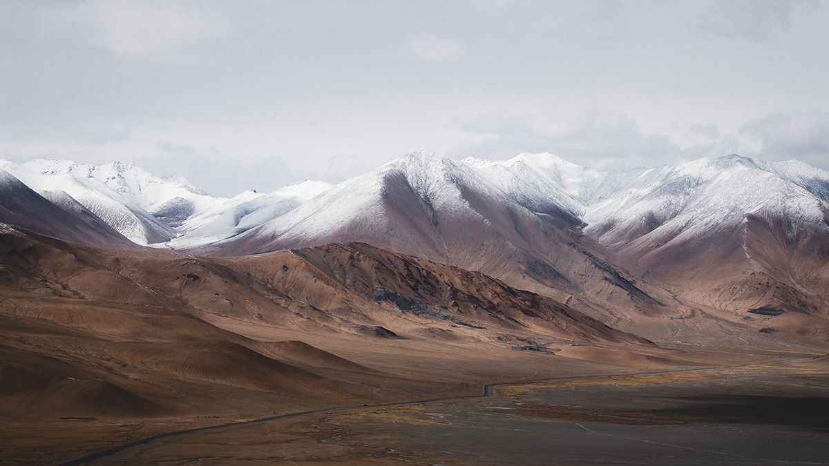 Bleak Mountains, A Mesmerizing Solitude Landscape Photography Series By Li Ye (5)