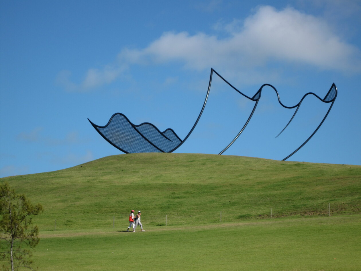 Horizon Sculpture By Neil Dawson (1)