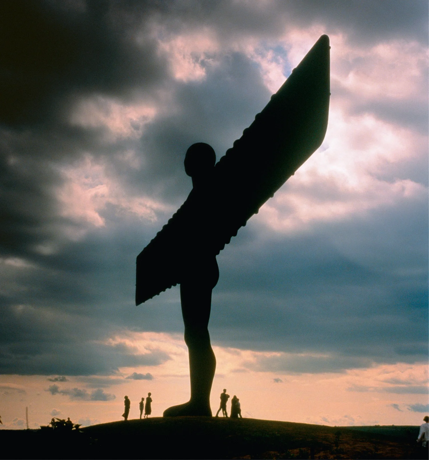 Antony Gormley's Abstract Figurative Sculptures (23)