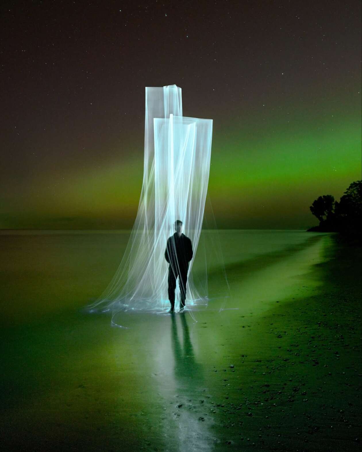 Reuben Wu's Light Paintings (1)