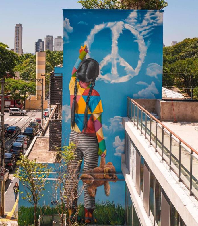 Eduardo Kobra: hyper-realistic colorful large-scale murals