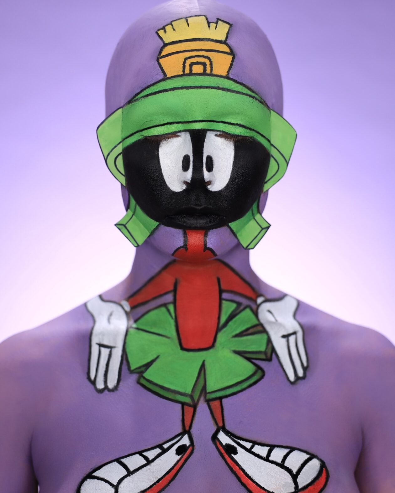 Annie Thomas’s Makeup Transformations (1)