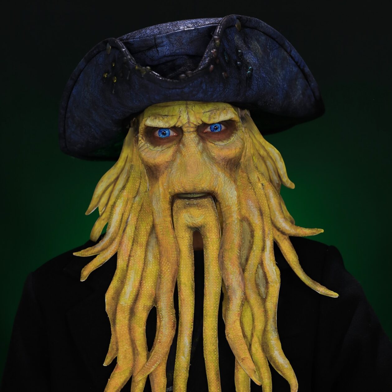 Annie Thomas’s Makeup Transformations (13)