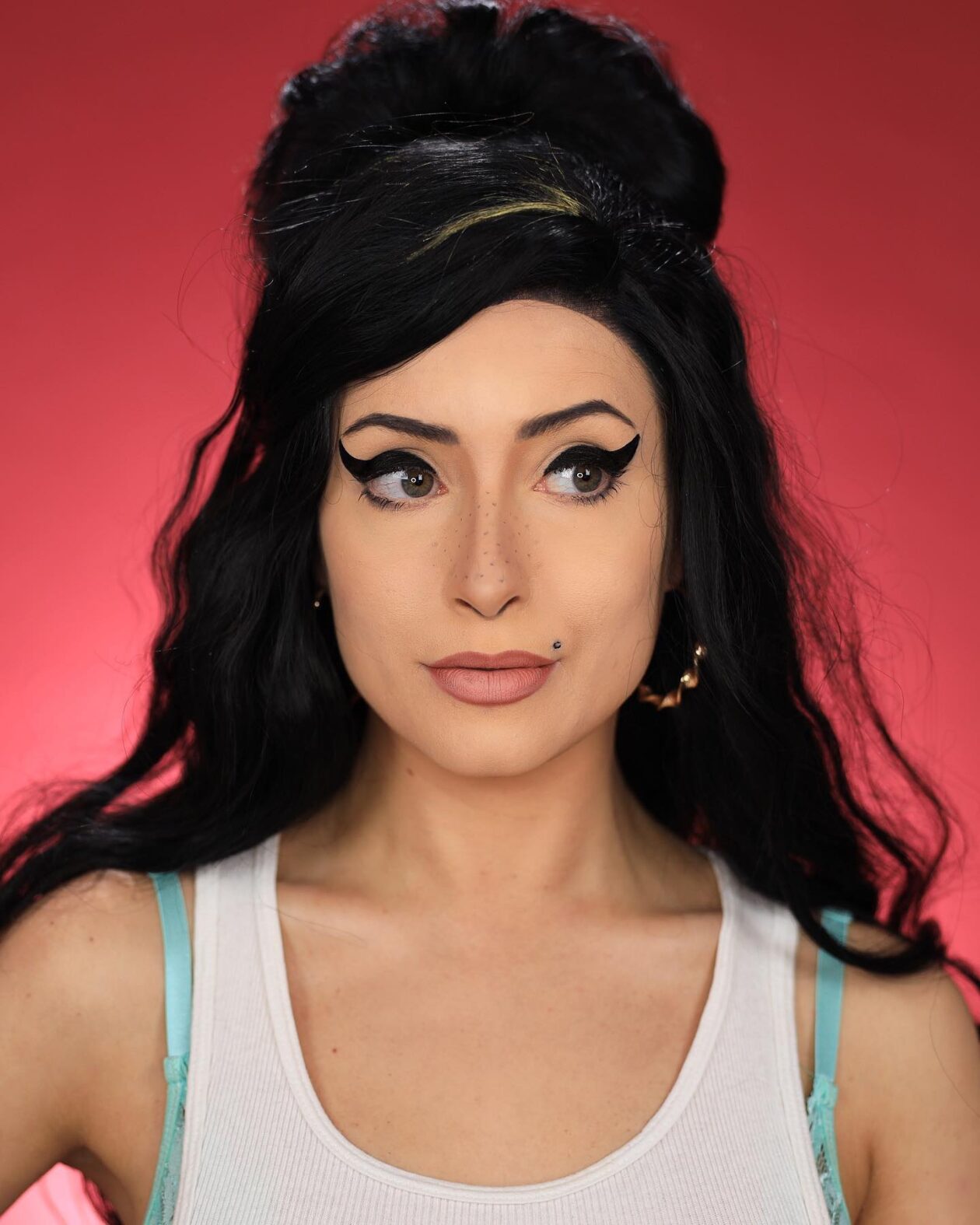 Annie Thomas’s Makeup Transformations (9)