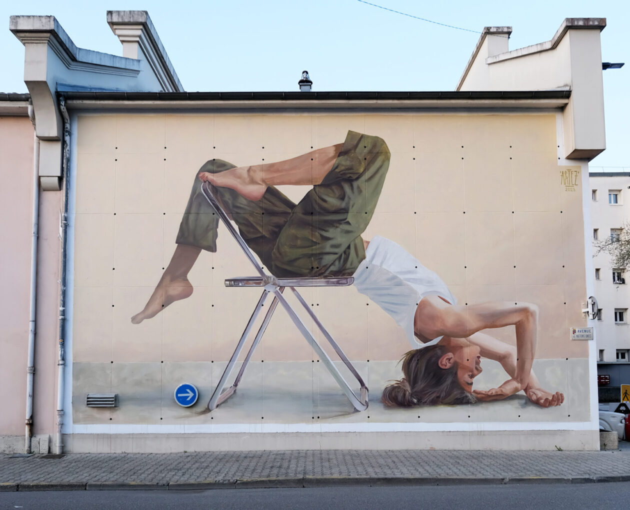 Artez's Acrobatic Murals (1)