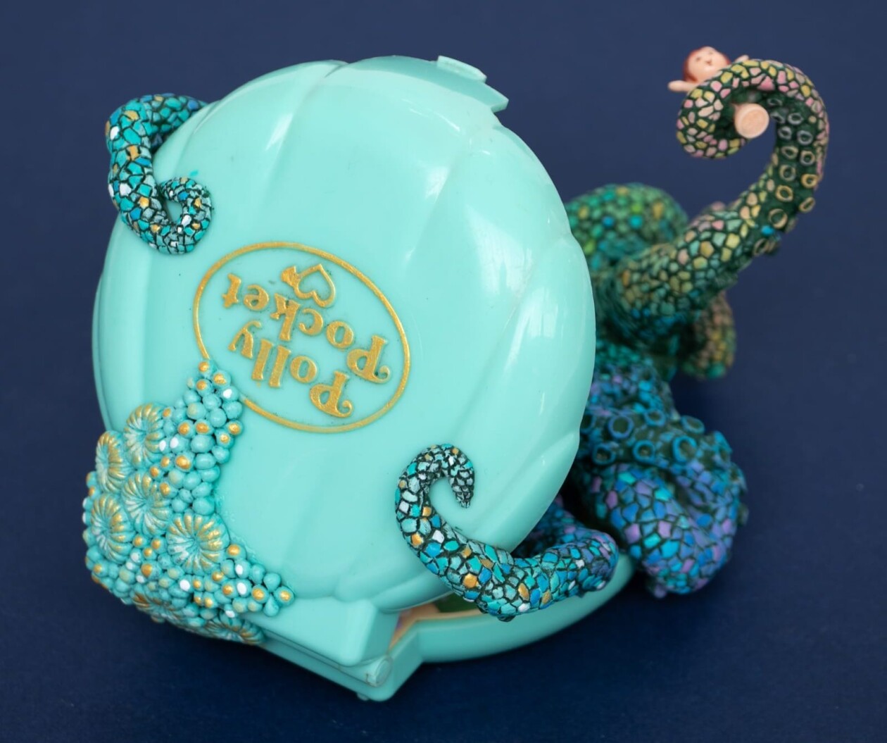 Stéphanie Kilgast's Book Utopia Of Nature Trash Sculptures (8)